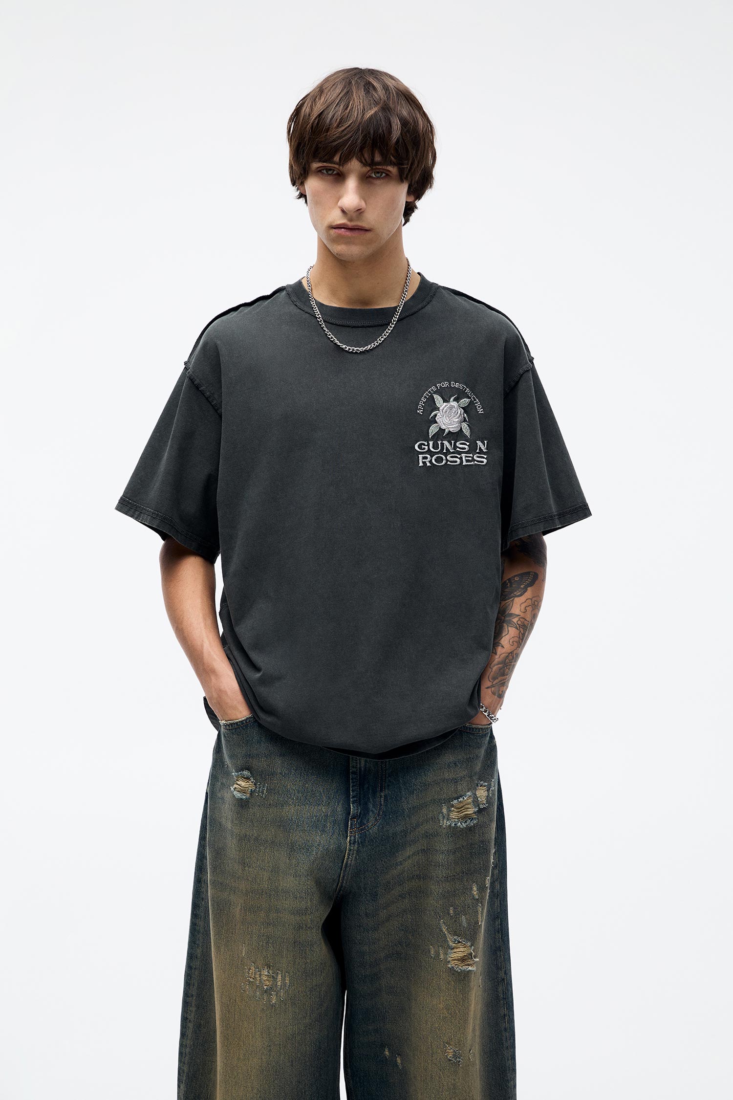 EMBROIDERED GUNS N’ ROSES T-SHIRT