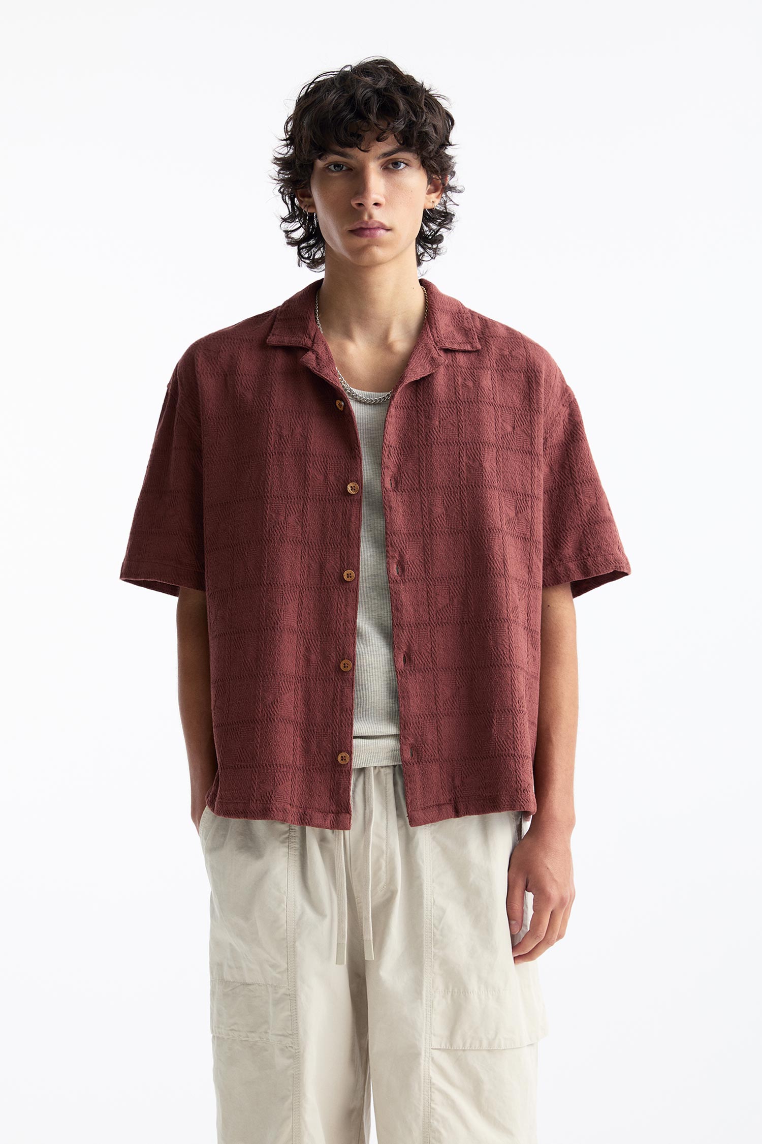 TEXTURED SHORT SLEEVE SHIRT