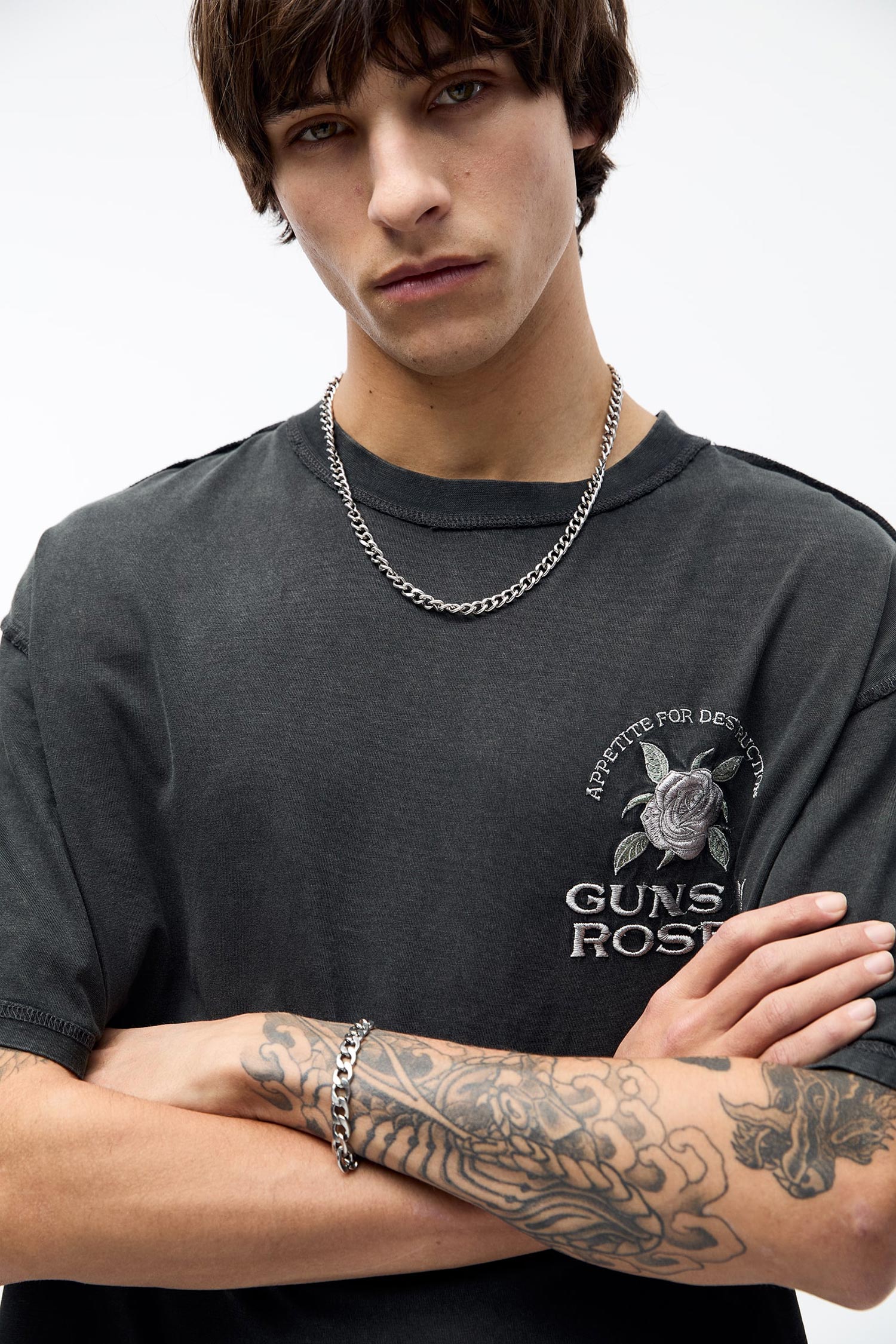 EMBROIDERED GUNS N’ ROSES T-SHIRT - Image 4