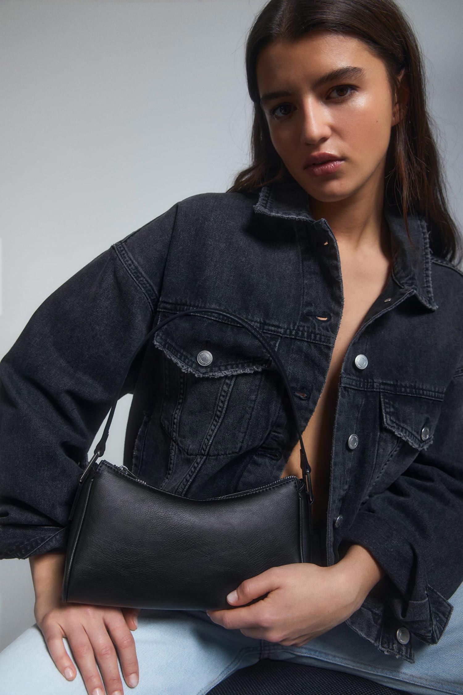 Shoulder bag with rings - Image 2